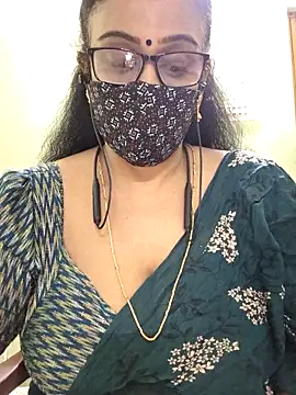 Snapshot of sweet-lotus chatting on February 2, 4:33 am sweet-lotus online show from February 2, 4:33 am