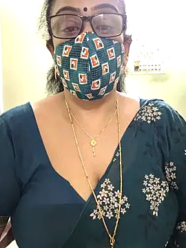 Snapshot of sweet-lotus chatting on February 12, 3:34 am sweet-lotus online show from February 12, 3:34 am