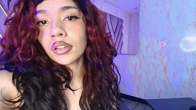 Snapshot of redd_pandaa chatting on June 14, 3:19 am redd pandaa online show from June 14, 3:19 am