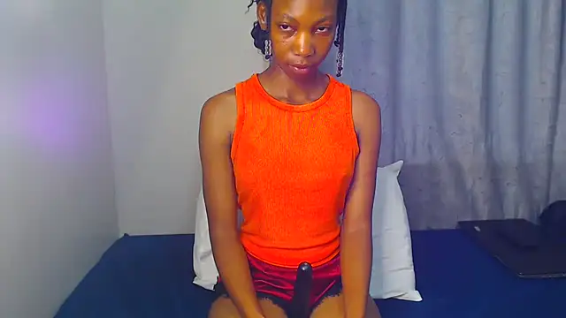 Snapshot of JuicyAdiction chatting on August 3, 1:05 pm JuicyAdiction online show from August 3, 1:05 pm