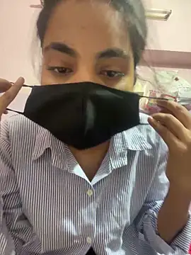 Snapshot of Sandhya_77 chatting on May 29, 4:43 am Sandhya 77 online show from May 29, 4:43 am