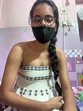 Snapshot of Sandhya_77 chatting on July 7, 6:47 am Sandhya 77 online show from July 7, 6:47 am