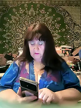 Snapshot of CrystalLime6411 chatting on May 6, 4:01 pm CrystalLime6411 online show from May 6, 4:01 pm