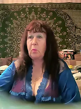 Snapshot of CrystalLime6411 chatting on May 9, 3:28 pm CrystalLime6411 online show from May 9, 3:28 pm