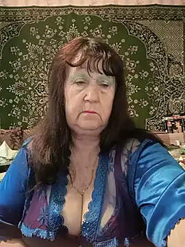 Snapshot of CrystalLime6411 chatting on May 14, 9:38 am CrystalLime6411 online show from May 14, 9:38 am