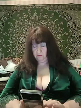 Snapshot of CrystalLime6411 chatting on May 15, 3:30 pm CrystalLime6411 online show from May 15, 3:30 pm