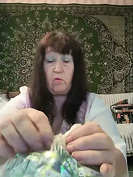 Snapshot of CrystalLime6411 chatting on May 16, 2:27 pm CrystalLime6411 online show from May 16, 2:27 pm