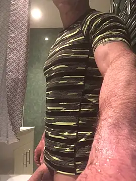 Snapshot of Andremann69 chatting on February 24, 8:40 pm Andremann69 online show from February 24, 8:40 pm