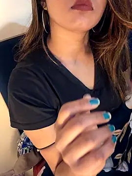 Snapshot of sexy-sukriti chatting on December 2, 5:02 am sexy-sukriti online show from December 2, 5:02 am