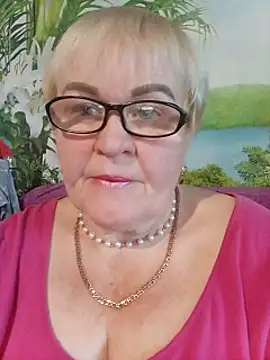 Snapshot of VioletSweet5566 chatting on September 9, 3:33 pm VioletSweet5566 online show from September 9, 3:33 pm