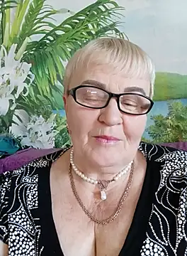 Snapshot of VioletSweet5566 chatting on September 21, 10:17 am VioletSweet5566 online show from September 21, 10:17 am