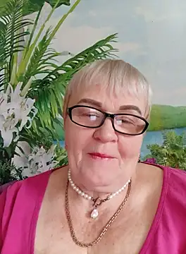 Snapshot of VioletSweet5566 chatting on October 3, 8:55 am VioletSweet5566 online show from October 3, 8:55 am