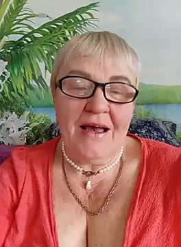 Snapshot of VioletSweet5566 chatting on October 11, 11:09 am VioletSweet5566 online show from October 11, 11:09 am