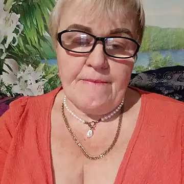 Snapshot of VioletSweet5566 chatting on October 16, 4:30 pm VioletSweet5566 online show from October 16, 4:30 pm