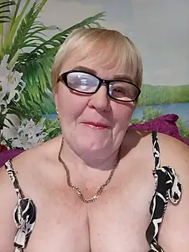 Snapshot of VioletSweet5566 chatting on November 8, 6:18 pm VioletSweet5566 online show from November 8, 6:18 pm