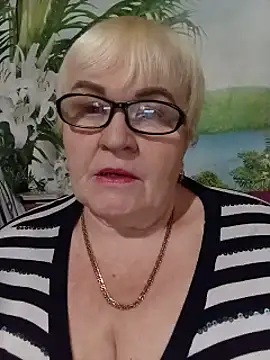 Snapshot of VioletSweet5566 chatting on November 18, 1:37 pm VioletSweet5566 online show from November 18, 1:37 pm