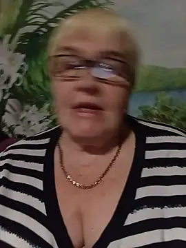 Snapshot of VioletSweet5566 chatting on November 27, 3:36 pm VioletSweet5566 online show from November 27, 3:36 pm