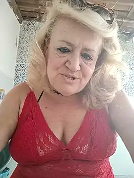 Snapshot of Belladama61 chatting on January 18, 10:30 am Belladama61 online show from January 18, 10:30 am