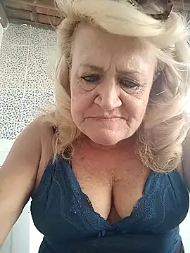 Snapshot of Belladama61 chatting on January 31, 7:11 pm Belladama61 online show from January 31, 7:11 pm