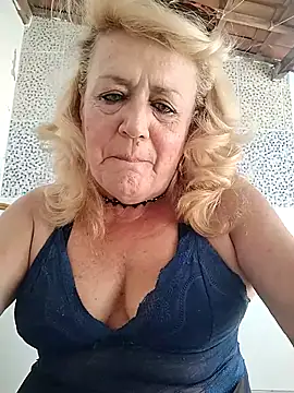 Snapshot of Belladama61 chatting on February 7, 4:43 pm Belladama61 online show from February 7, 4:43 pm