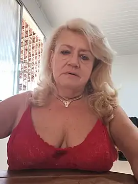 Snapshot of Belladama61 chatting on July 20, 11:23 am Belladama61 online show from July 20, 11:23 am