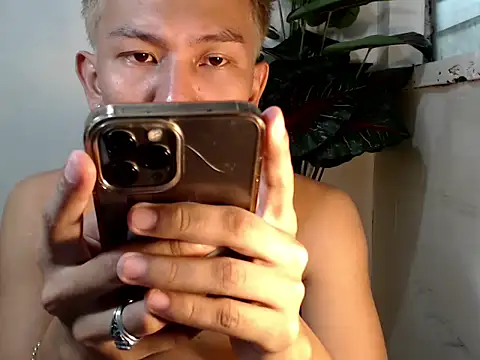 Snapshot of RalfAsian25 chatting on September 17, 5:53 am RalfAsian25 online show from September 17, 5:53 am