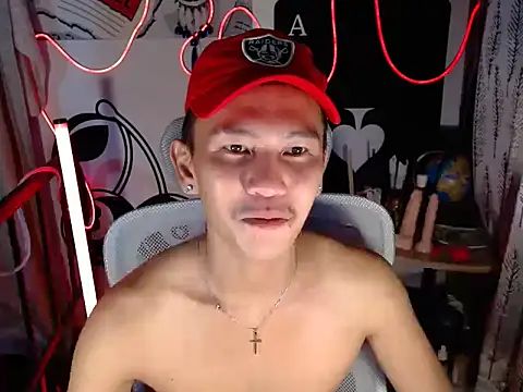 Snapshot of RalfAsian25 chatting on February 11, 5:29 pm RalfAsian25 online show from February 11, 5:29 pm