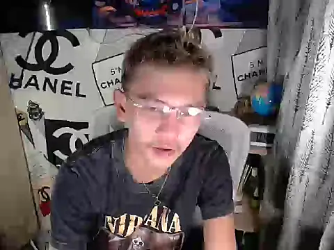 Snapshot of RalfAsian25 chatting on April 26, 4:48 pm RalfAsian25 online show from April 26, 4:48 pm