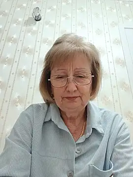 Snapshot of AlikaSwan5821 chatting on May 18, 6:47 pm AlikaSwan5821 online show from May 18, 6:47 pm