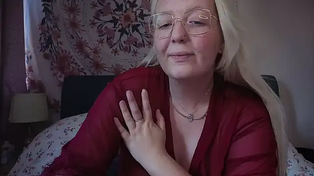 Snapshot of Daisyxoxo_ chatting on May 25, 9:59 am Daisyxoxo online show from May 25, 9:59 am