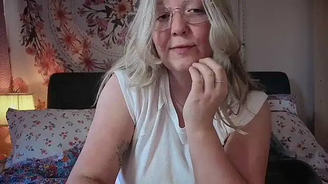 Snapshot of Daisyxoxo_ chatting on June 13, 9:07 am Daisyxoxo online show from June 13, 9:07 am