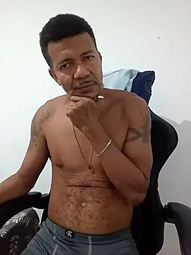 Snapshot of moreno25centimetro chatting on July 26, 1:25 am moreno25centimetro online show from July 26, 1:25 am