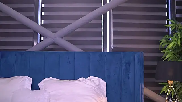 MillaSerene online show from October 2, 5:47 am