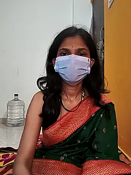 Shivani2002 online show from December 4, 1:15 am