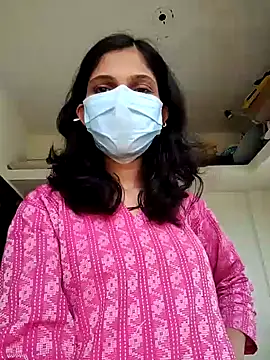 Shivani2002 online show from March 14, 9:15 am