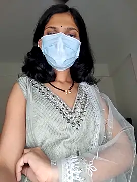 Shivani2002 online show from April 12, 5:18 pm