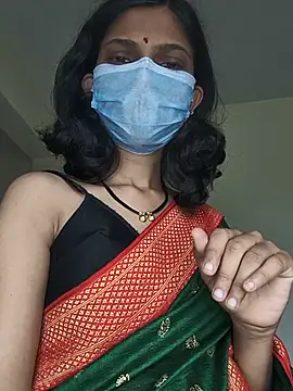 Shivani2002 online show from July 14, 3:11 am