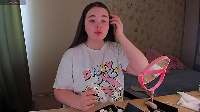 Snapshot of Alice_next_door chatting on March 11, 1:17 pm Alice next door online show from March 11, 1:17 pm