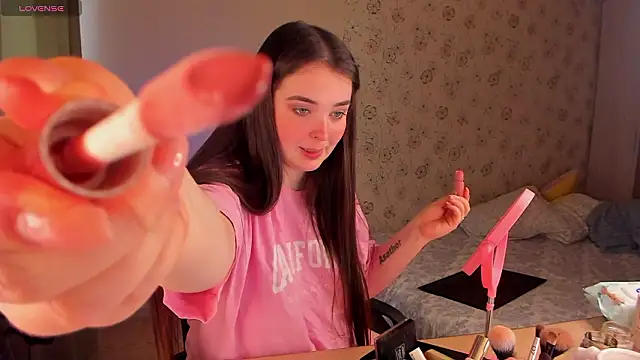 Snapshot of Alice_next_door chatting on March 16, 12:09 pm Alice next door online show from March 16, 12:09 pm