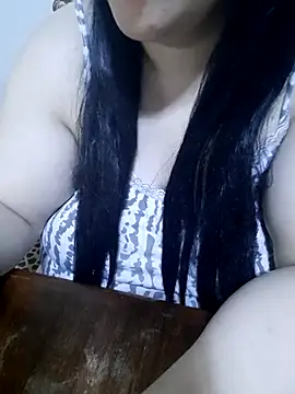 Snapshot of Madam-bezoul- chatting on November 17, 5:57 am Madam-bezoul- online show from November 17, 5:57 am