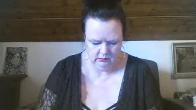 TiffanyMature online show from April 12, 3:17 pm