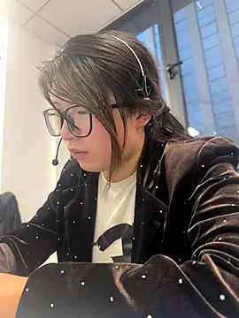 Snapshot of SSlady521 chatting on September 9, 10:04 am SSlady521 online show from September 9, 10:04 am