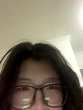 Snapshot of SSlady521 chatting on October 6, 4:59 pm SSlady521 online show from October 6, 4:59 pm