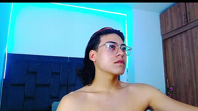 dirty model online show from September 26, 11:42 pm