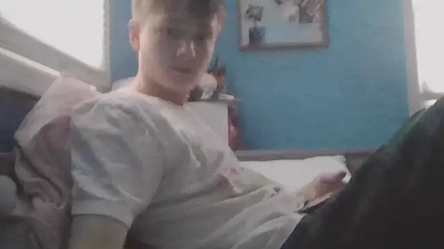 Liam axel35 online show from December 4, 8:28 pm