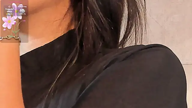 Snapshot of VioletHilton chatting on November 20, 7:46 pm VioletHilton online show from November 20, 7:46 pm