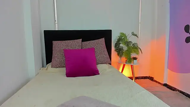 LunaVelvet777 online show from November 18, 12:42 pm