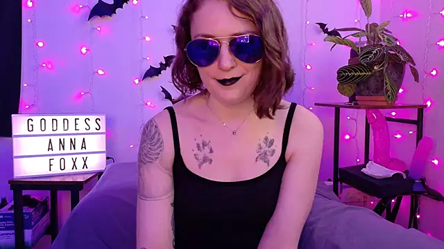mistressannafoxx online show from February 2, 10:08 pm