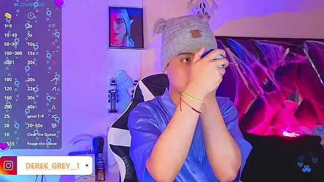 derek greyy  online show from October 27, 6:23 pm