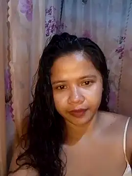 Snapshot of hotmomma8 chatting on May 13, 2:20 am hotmomma8 online show from May 13, 2:20 am